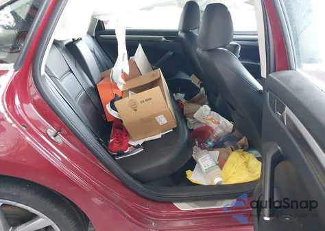 2017 Volkswagen Passat 1.8T R-Line z USA, uszkodzony, nr VIN 1VWDT7A39HC085132